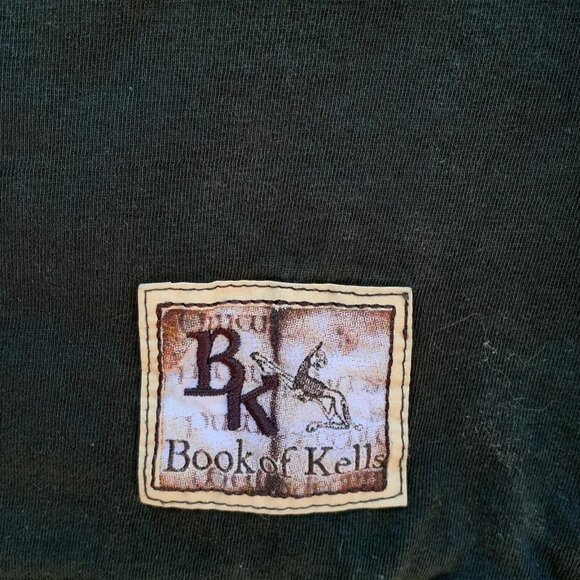 Irish T-Shirt Book of Kells Green V Neck M St Patrick's Day Pub Piped Sleeve - Picture 5 of 6